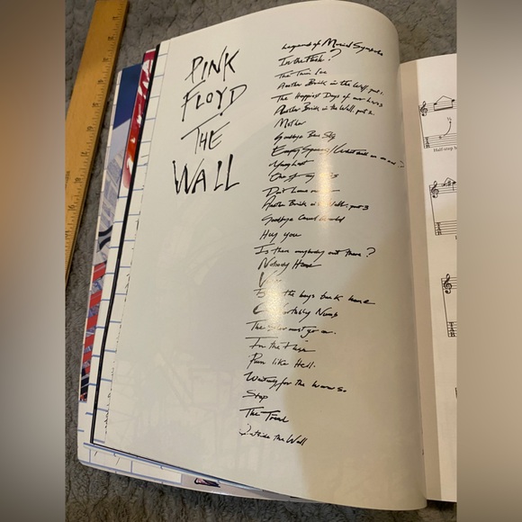 Pink Floyd The Wall Guitar Tab Book - Picture 10 of 12